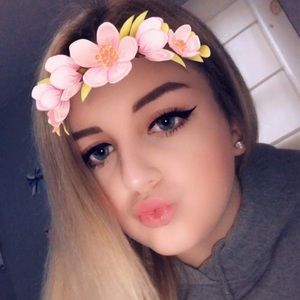 Meet your Posher, Hope